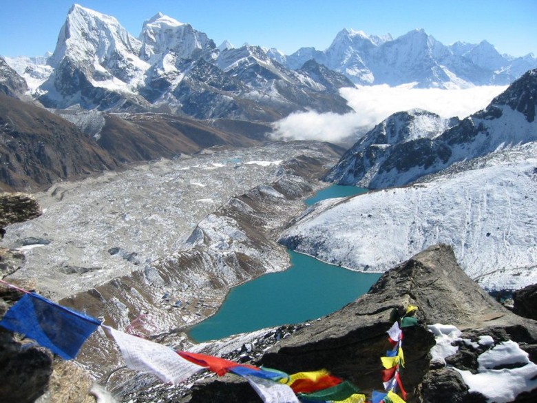 Gokyo Lakes, Cho La Pass and Everest Base Camp trekking circuit in Nepal